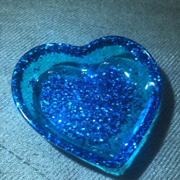 Blue Glitter Glam Heart Dish - Jewelry Dish / Trinket Tray/ Holiday Decor - Picture 7 of 12